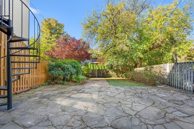 Building Photo - 2814 Bellevue Terrace NW