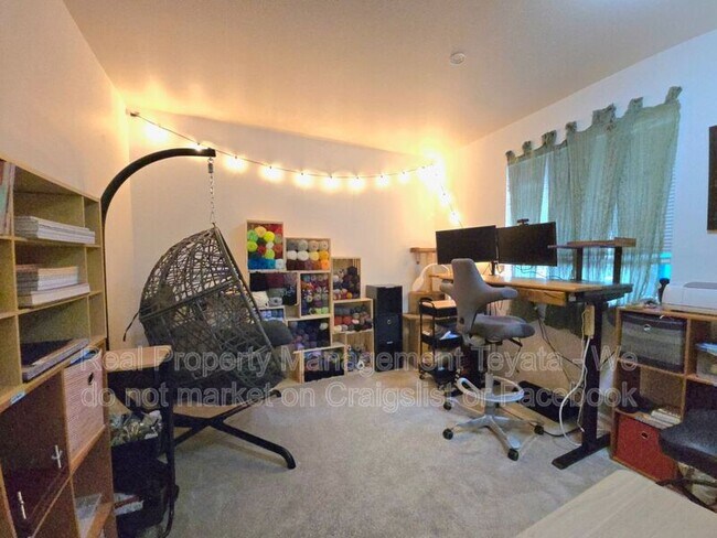 Building Photo - 2824 Valencia St