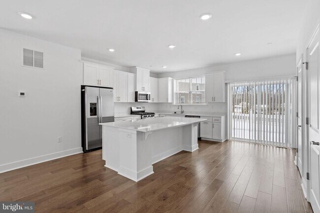Building Photo - 137 ADA Hightower Ave