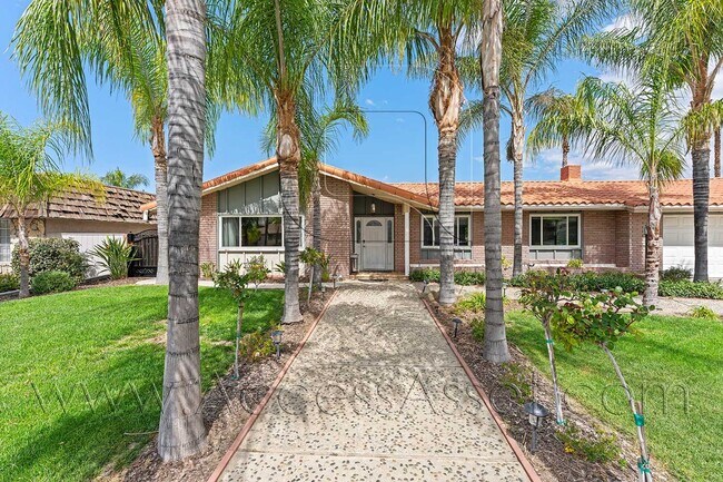 Building Photo - Beautiful 3BR/2BA Home In Hemet With Lush Backyard & Fruit Trees!