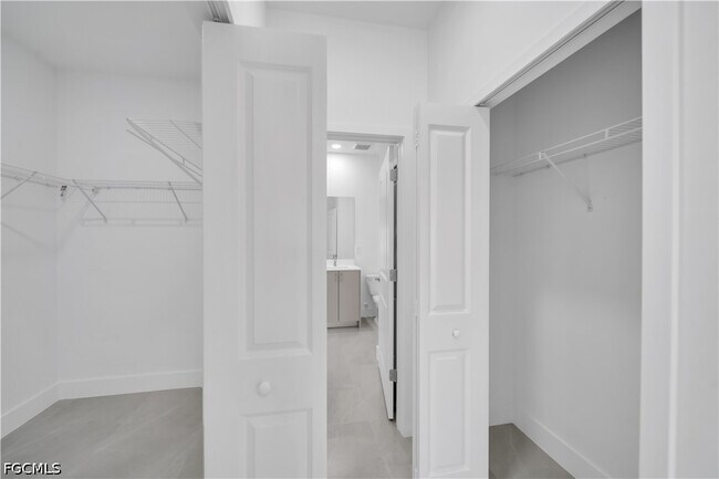 Building Photo - 302 Palisades Ave