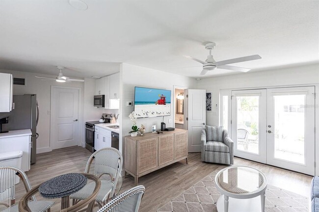 Building Photo - 6020 Midnight Pass Rd