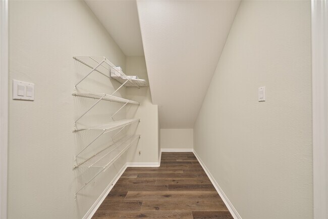 Building Photo - 3501 Buckingham Ln