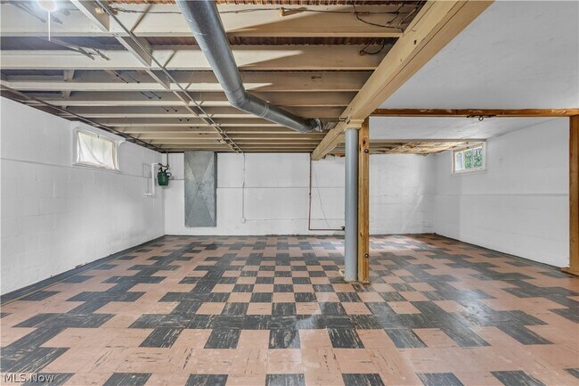 Building Photo - 5246 Joseph St