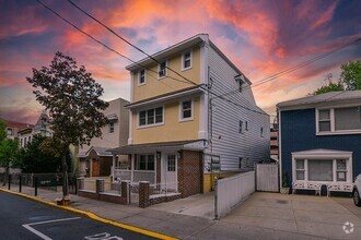 Building Photo - 520 34th St