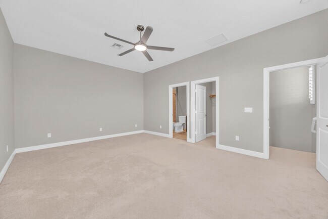 Building Photo - 4720 SW Ardsley Dr
