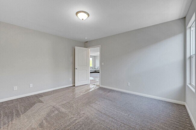 Building Photo - Gated community Located within the Valley Vista Master Plan. 4 Bed 3 Bath features and Open and i...