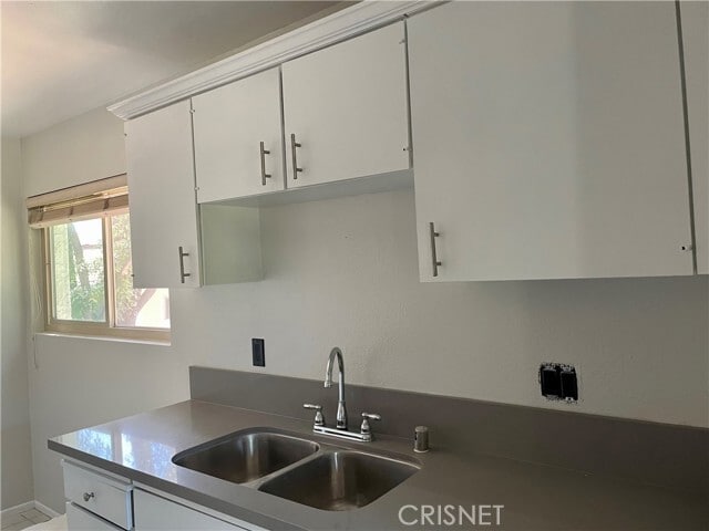 Building Photo - 4606 Park Granada Park