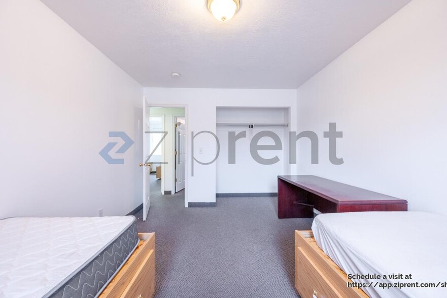 Building Photo - 320 E 200 N