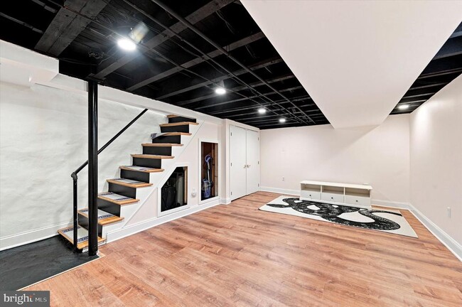 Building Photo - 610 Woodcrest Ave