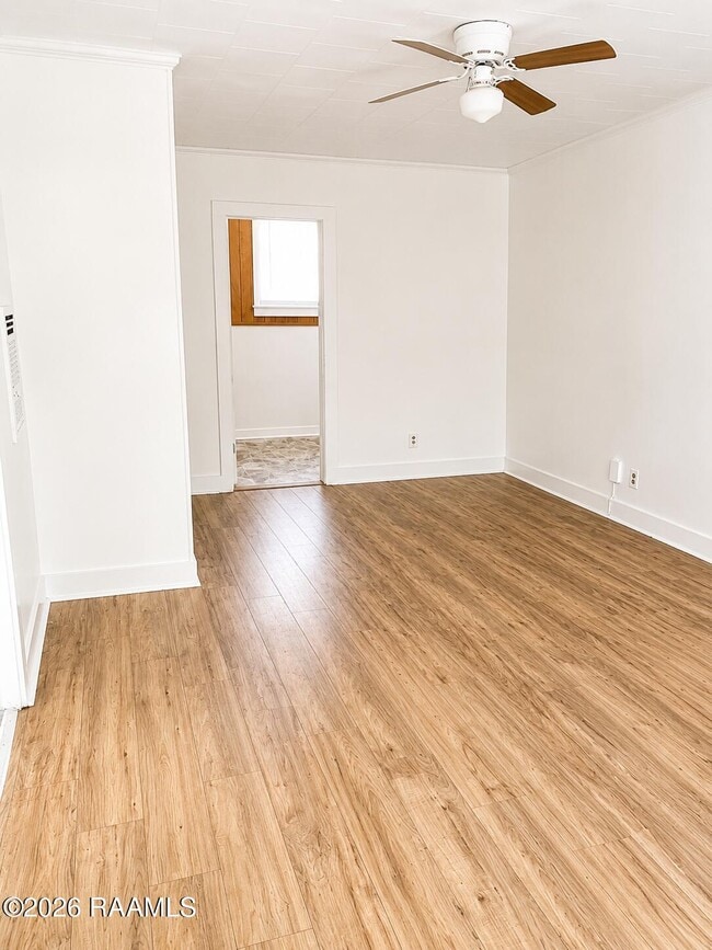 Building Photo - 116 Oak Crest Dr