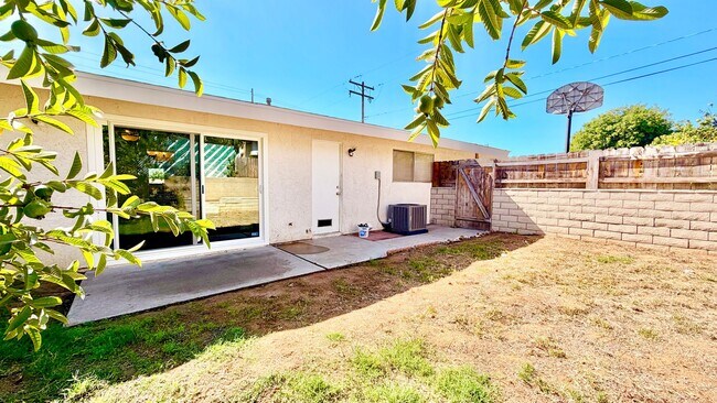Building Photo - Wonderful Single-Story Home with Remodeled Kitchen and Baths, Fresh Paint, and Minutes to downtow...