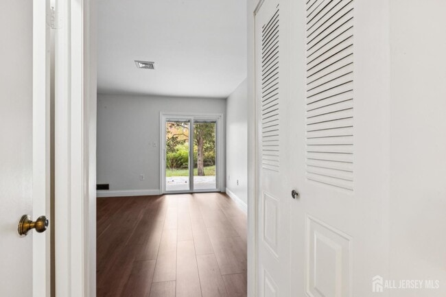 Building Photo - 378 Minstrel Ct