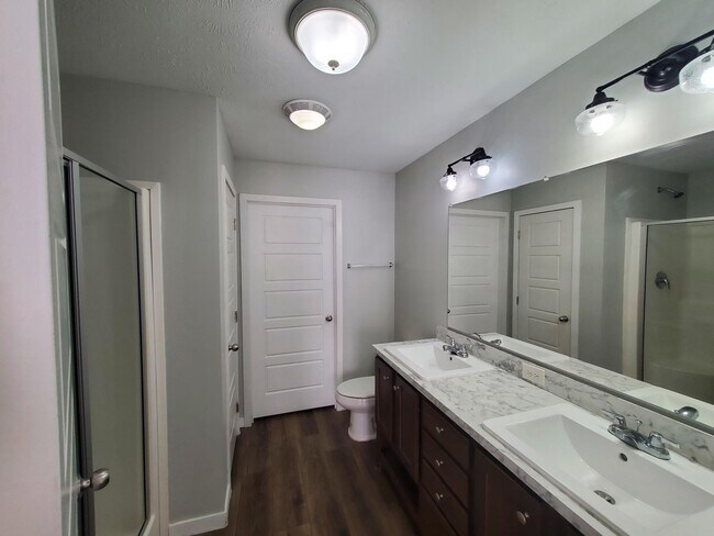 Building Photo - 19 Hummingbird Dr