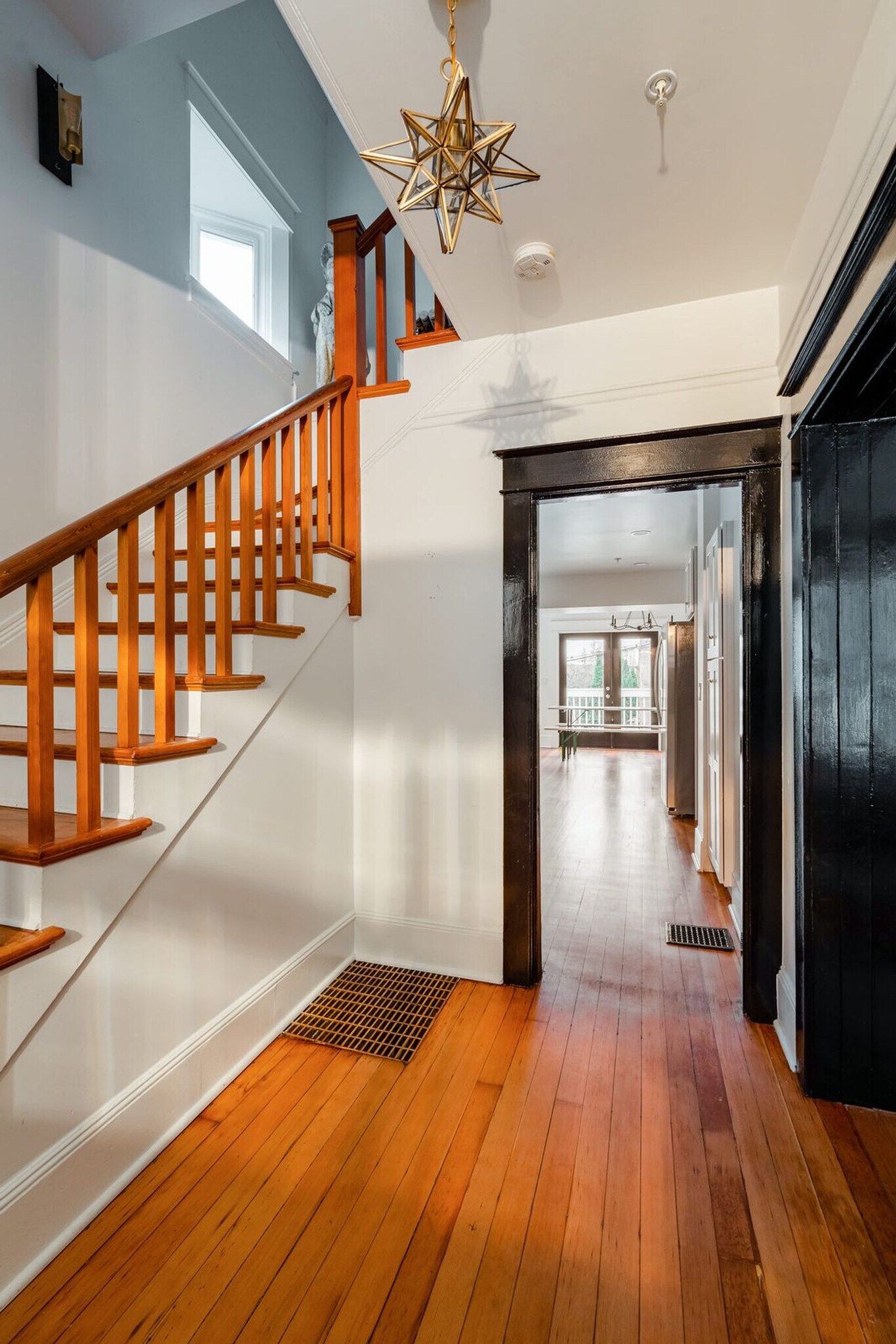 Building Photo - 18 NW 22nd Pl