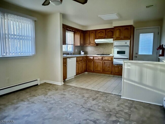 Building Photo - 63 Woodrow Ave