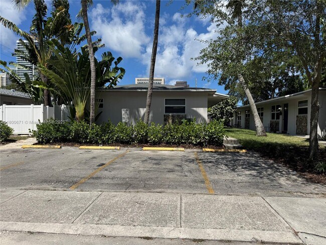 Building Photo - 604 SW 5th Ave