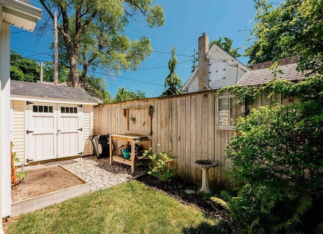 Building Photo - 814 Locust St