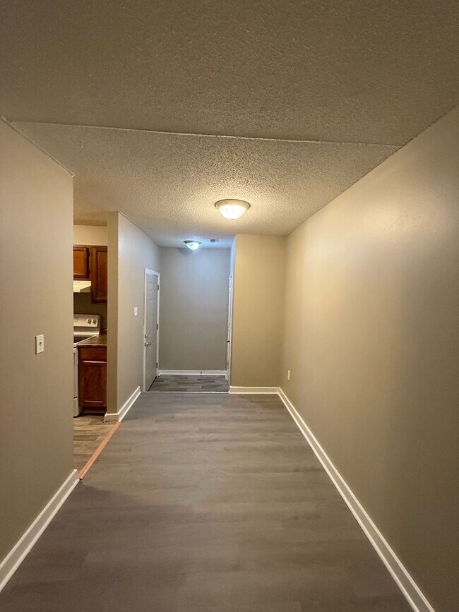 Building Photo - One bedroom, 1 bath condo in Durham