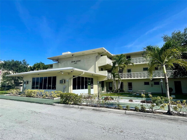 Building Photo - 1350 E Sample Rd