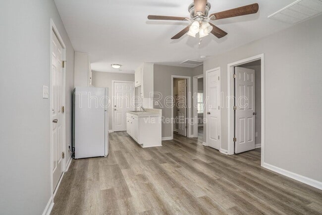 Building Photo - 336 Coleman Ave