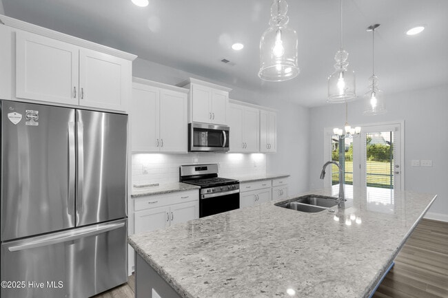 Building Photo - 916 Terraces Ln