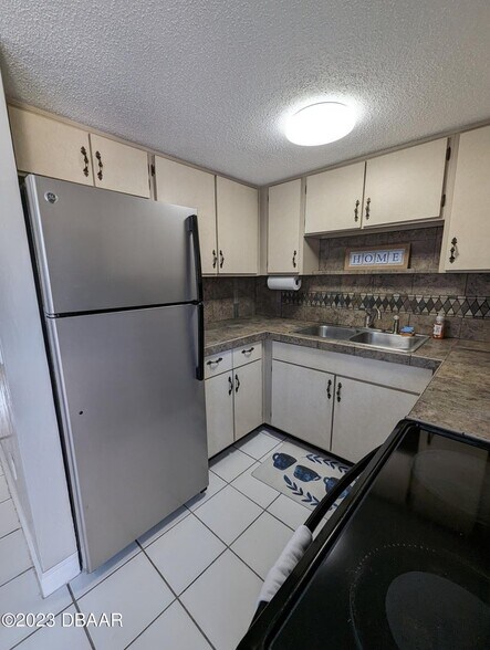 Building Photo - 1600 S Palmetto Ave