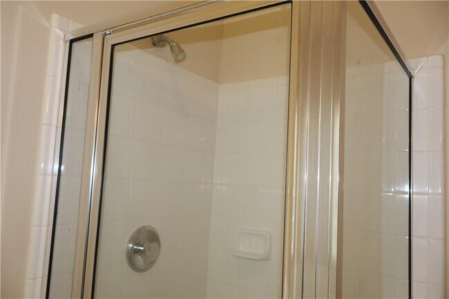 Building Photo - 176 Rivergate Ct