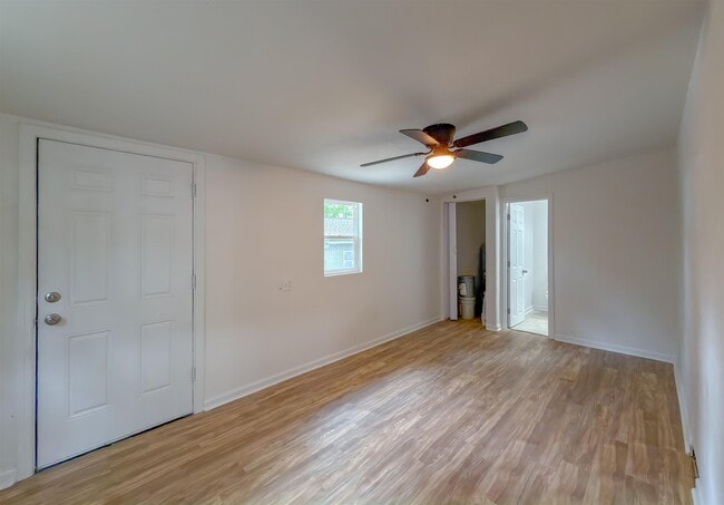 Building Photo - 1751 Pepper Dr