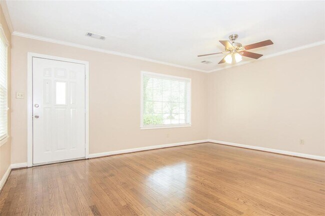 Building Photo - 1607 Libbey Dr