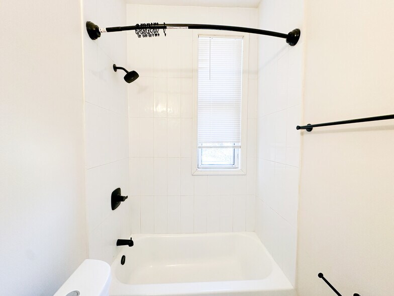 Building Photo - 3333 California Ave