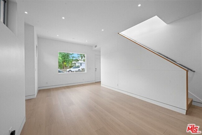 Building Photo - 1227 23rd St