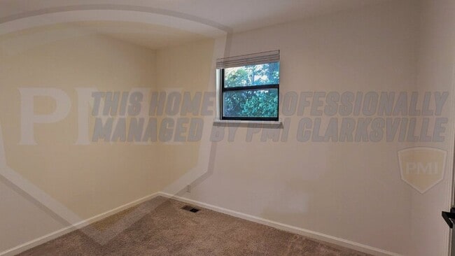 Building Photo - 205 S 11th St