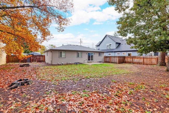 Building Photo - 3-Bedroom Home in Woodstock Neighborhood