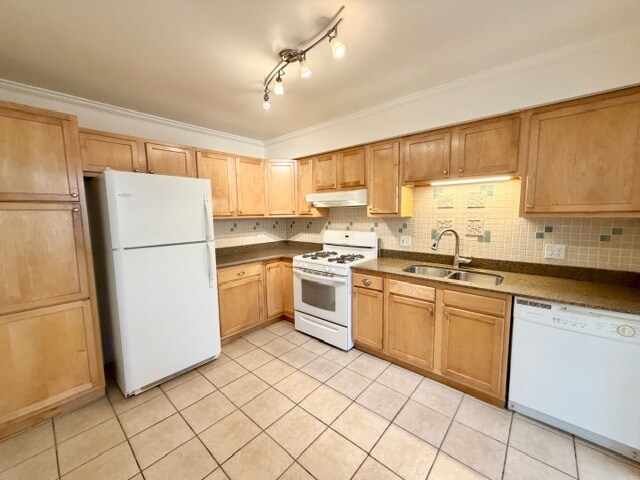 Building Photo - 627 Cobblestone Ct