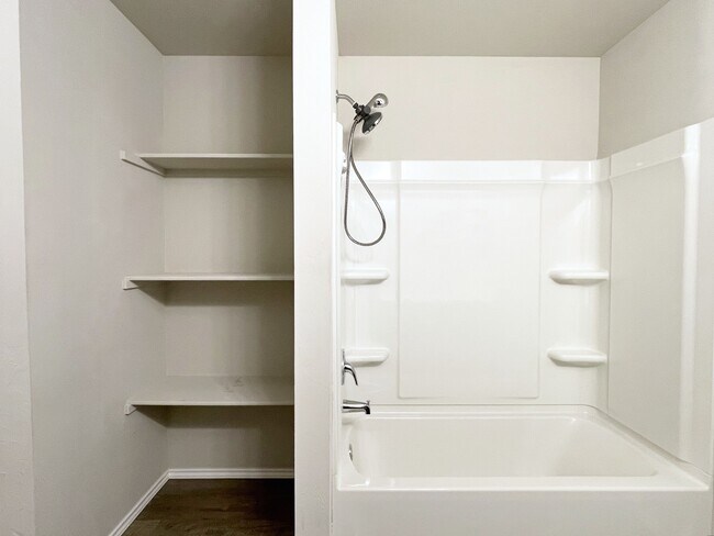 Building Photo - 9925 Blue Wing Trl