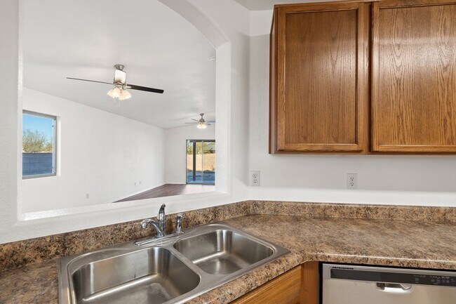 Building Photo - 6322 W Desert Laurel Ln