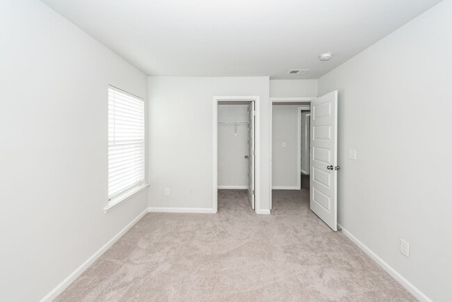 Building Photo - 4 Bedroom, 2.5 Bathroom Home in Cane Bay Plantation - Summerville