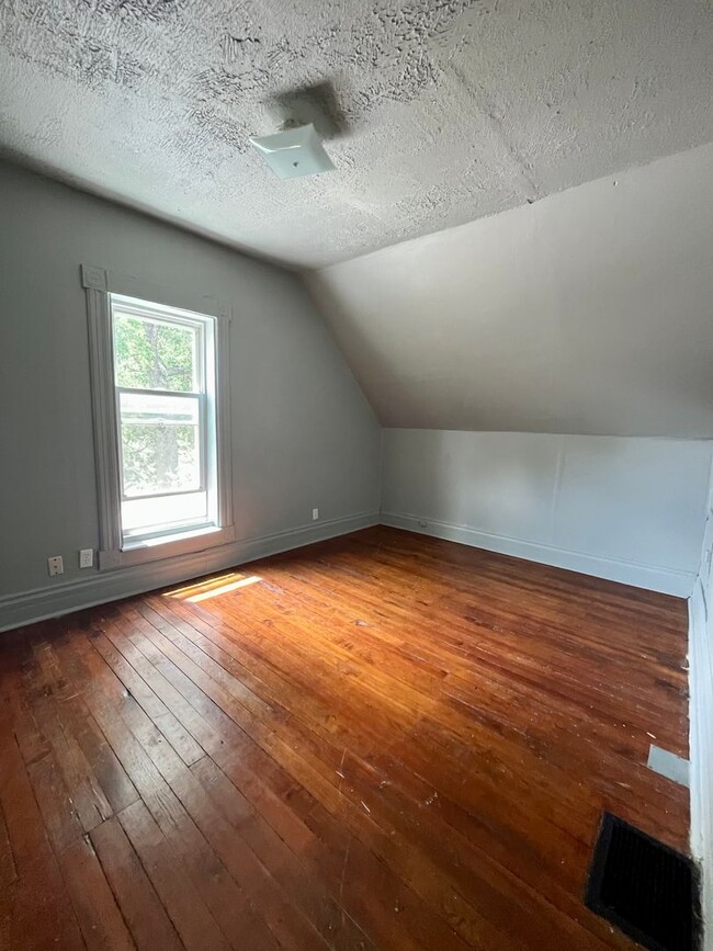 Building Photo - 4201 Cumings Street