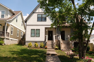 Building Photo - 622B Annex Ave