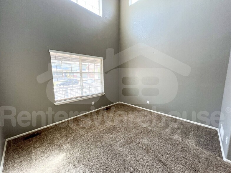 Building Photo - 3903 S Perth St