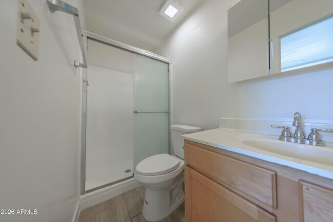 Building Photo - 4558 N 15th Ave