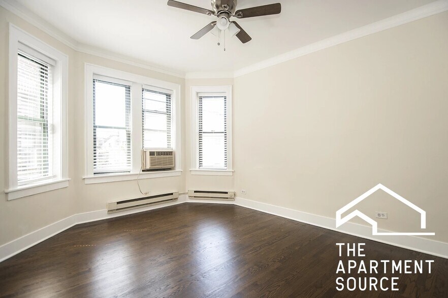 Building Photo - 3841 N Greenview Ave