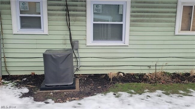 Building Photo - 3896 W 117th St