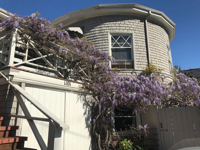 Building Photo - 1101 McKinley Ave