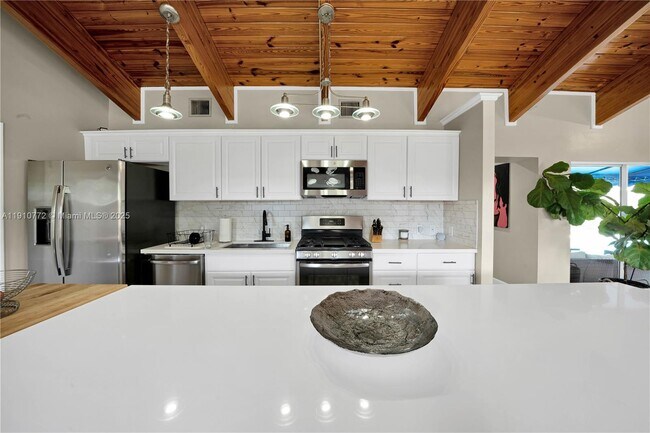 Building Photo - 18900 Belview Dr