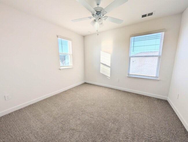 Building Photo - 1508 Regal Fern Wy