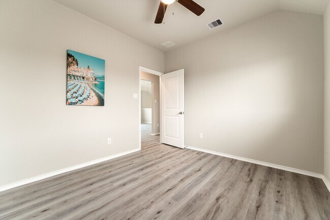 Building Photo - 5014 Aspen Orch Dr
