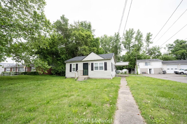 Primary Photo - "Charming 3-Bed Home in Indianapolis – Coz...