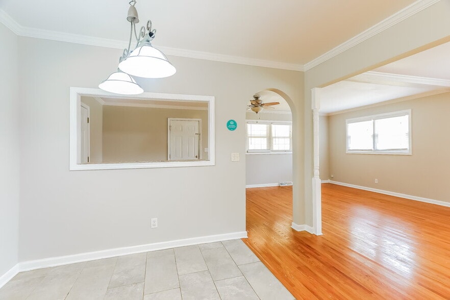 Building Photo - 1016 Delaney Dr